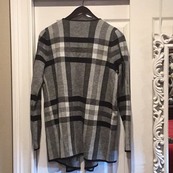 Sweater from NY & Co. BRAND NEW TAGS ON - Picture 2 of 2
